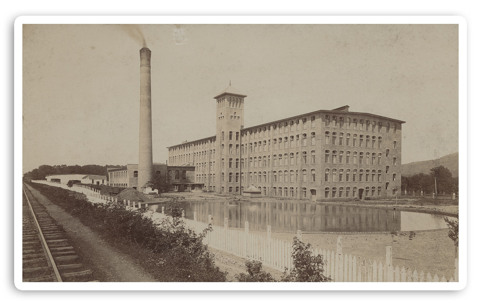 Mills_History-Dallas_Mill-Dallas_Mill_off_Dallas_St Dallas Textile Mill, burned 1990s.