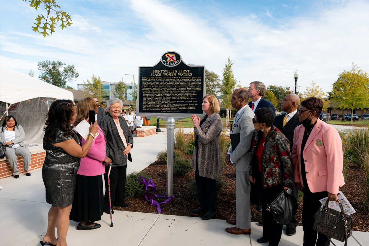 best-mrker-reveal Family members, Governor Kay Ivey, Huntsville Mayor Tommy Battle, and community leaders joined together to welcome Huntsville’s Black voting rights activists to history. Over 500 people joined the celebration at William Hooper Councill Park.